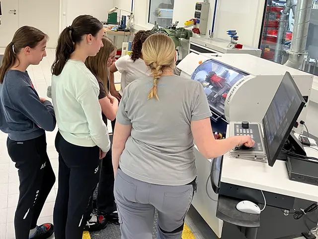 Girls' Day 2026 at Henze BNP – A glimpse into the training workshop